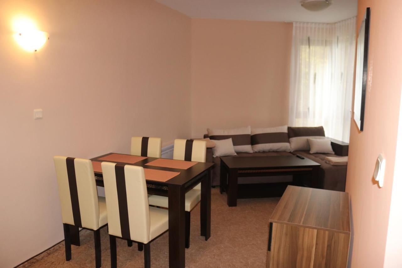 Winter Аpartments Gerovi Apartment Pamporovo Ngoại thất bức ảnh